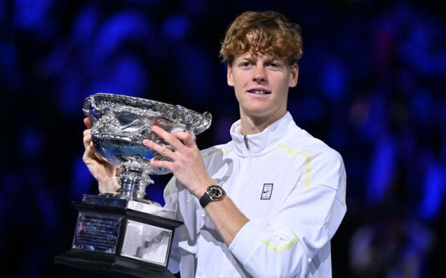 完美世界竞技平台-辛纳生涯首次卫冕大满贯冠军 新硬地之王实至名归