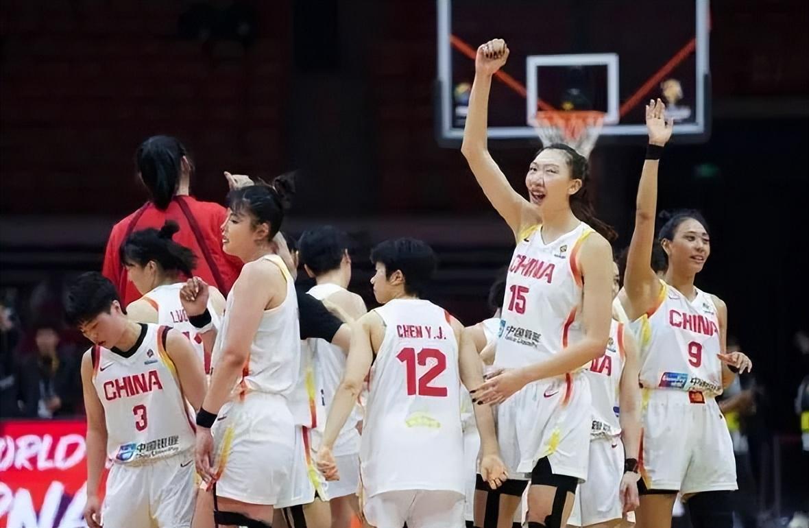 完美世界对战平台-女篮虐南苏丹！王思雨+2将回暖齐爆，张子宇统治篮下，李月汝迷失