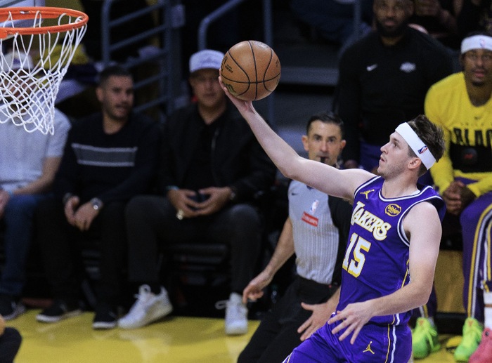 完美世界竞技平台-湖人2将回暖彻底拔高上限！里弗斯连爆三场，艾顿统治内线攻守！|奥斯汀-里弗斯|洛杉矶湖人队|丹佛掘金队|nba|比赛_新浪体育_新浪新闻